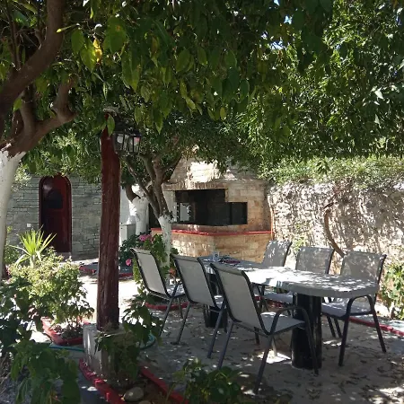 εlegant Liakos Pigí